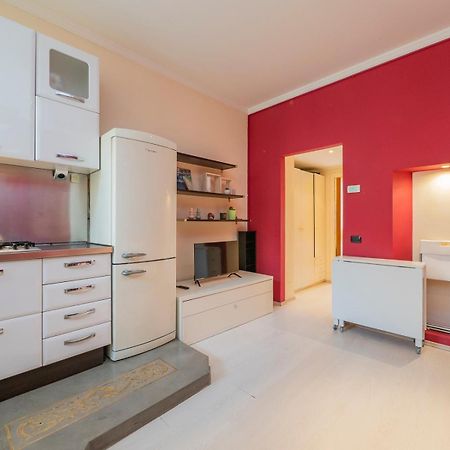 Xenia Apartments - Colorful Apartment In Fiera Area Milano Dış mekan fotoğraf