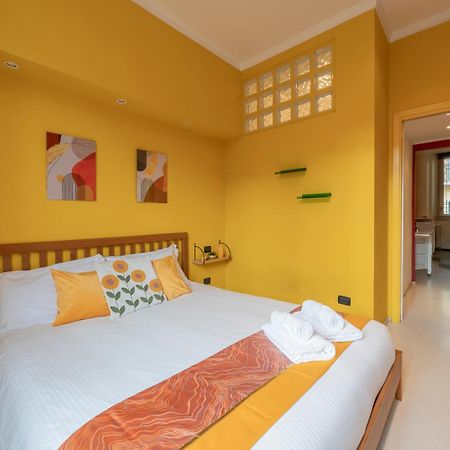 Xenia Apartments - Colorful Apartment In Fiera Area Milano Dış mekan fotoğraf