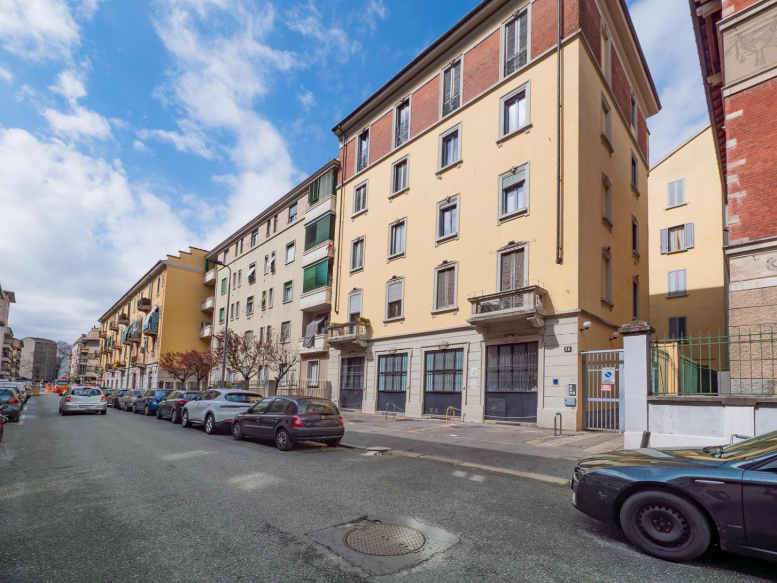 Xenia Apartments - Colorful Apartment In Fiera Area Milano Dış mekan fotoğraf